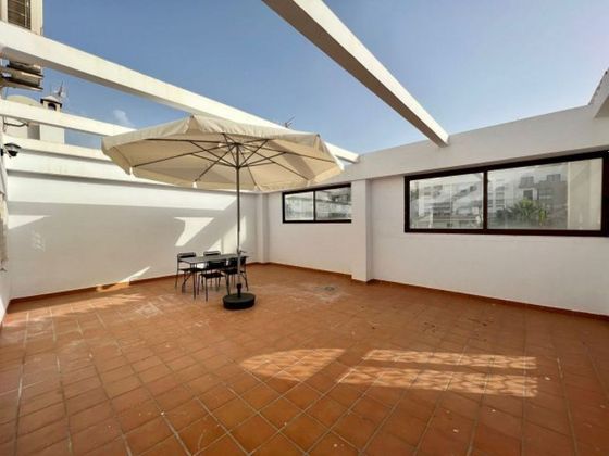 Foto 1 de Piso en alquiler en Centro - Vélez-Málaga de 1 habitación con terraza y muebles