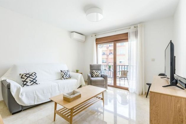 Foto 2 de Pis en lloguer a Caleta de Vélez de 1 habitació amb terrassa i mobles