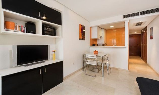 Foto 2 de Alquiler de piso en Ibiza de 1 habitación con terraza y muebles