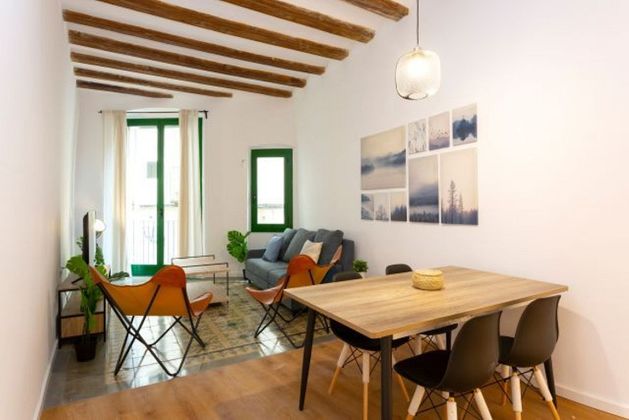 Foto 2 de Piso en alquiler en El Gòtic de 1 habitación con muebles y aire acondicionado