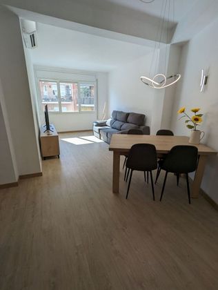 Foto 2 de Piso en alquiler en La Salut de 2 habitaciones con muebles y aire acondicionado