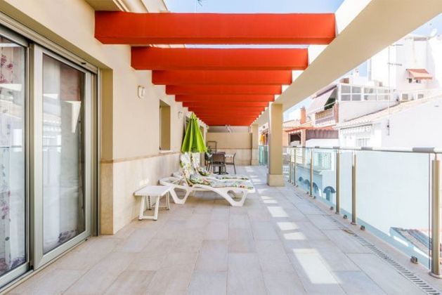 Foto 1 de Pis en lloguer a Centro - Vélez-Málaga de 2 habitacions amb terrassa i mobles