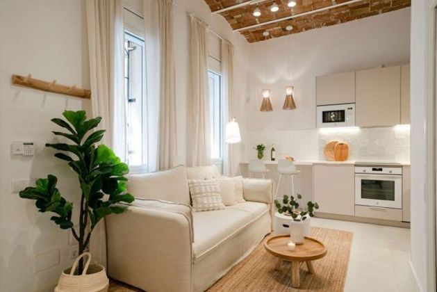 Foto 1 de Estudi en lloguer a La Barceloneta amb mobles i aire acondicionat