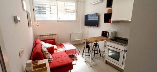 Foto 2 de Piso en alquiler en Berruguete de 1 habitación con muebles y aire acondicionado
