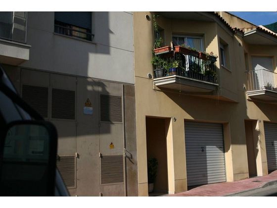 Foto 2 de Casa adossada en venda a Barri de Tueda de 5 habitacions amb terrassa i garatge
