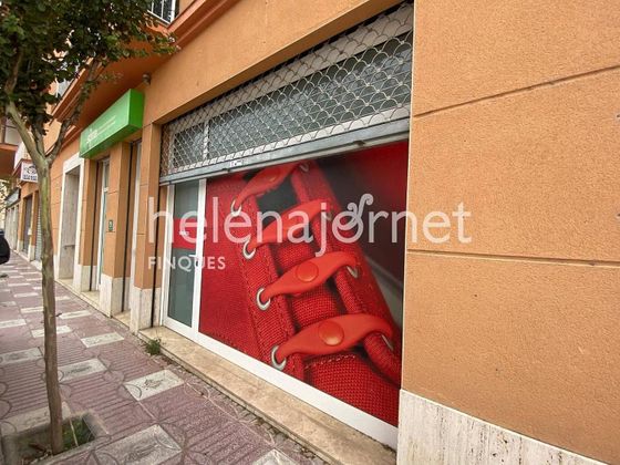 Foto 1 de Local en venta en calle Monturiol de 70 m²