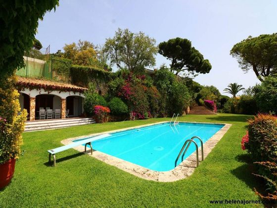 Foto 2 de Chalet en venta en Can Semi - Mas Nou - Mas Ros de 14 habitaciones con terraza y piscina