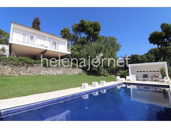 Foto 2 de Chalet en venta en Vall-Llobrega de 9 habitaciones con terraza y piscina