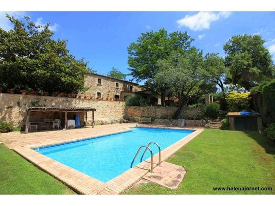 Foto 1 de Venta de casa rural en Castell d'Aro de 6 habitaciones con terraza y piscina