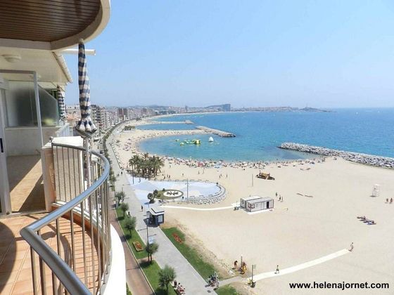 Foto 2 de Àtic en venda a paseo De Josep Mundet de 3 habitacions amb terrassa i garatge