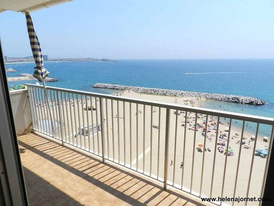 Foto 1 de Àtic en venda a paseo De Josep Mundet de 3 habitacions amb terrassa i balcó