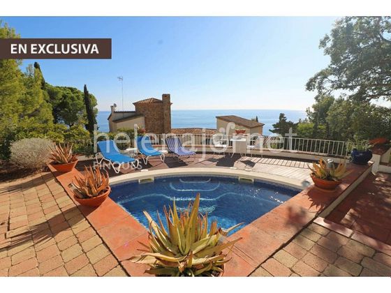 Foto 2 de Xalet en venda a Rosamar de 4 habitacions amb terrassa i piscina