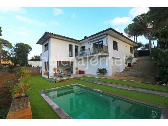 Foto 1 de Chalet en venta en Golf Costa Brava - Bufaganyes de 3 habitaciones con terraza y piscina