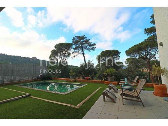 Foto 2 de Chalet en venta en Golf Costa Brava - Bufaganyes de 3 habitaciones con terraza y piscina