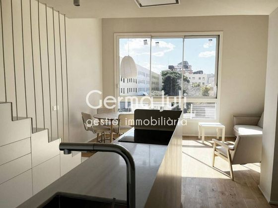 Foto 1 de Dúplex en venda a Centre - Badalona de 3 habitacions amb terrassa i aire acondicionat
