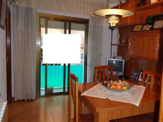 Foto 2 de Pis en venda a Montigalà -Sant Crist de 3 habitacions amb balcó i aire acondicionat