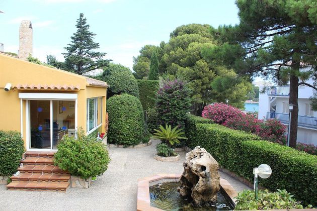 Foto 1 de Casa en venta en Llançà de 7 habitaciones con terraza y piscina