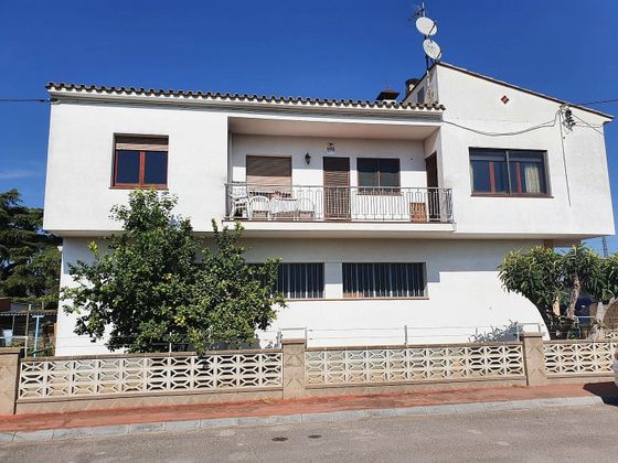 Foto 1 de Casa en venda a Bescanó de 4 habitacions amb terrassa i garatge