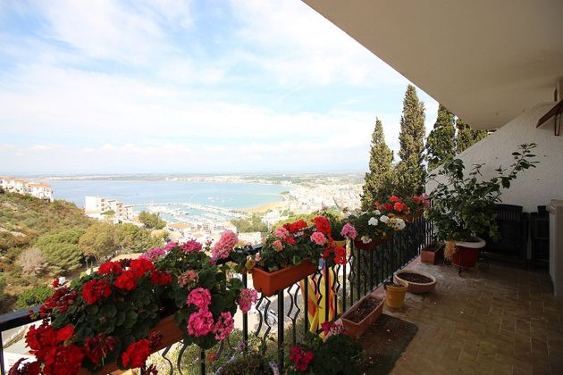 Foto 1 de Venta de casa en Port Esportiu - Puig Rom - Canyelles de 4 habitaciones con terraza y piscina