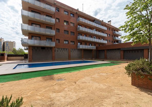 Foto 2 de Piso en venta en Mas Masó - Hospital de 2 habitaciones con piscina y garaje