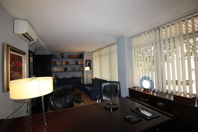 Foto 1 de Oficina en alquiler en Eixample Nord – La Devesa de 135 m²
