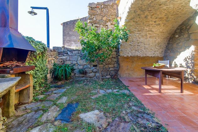 Foto 2 de Casa rural en venda a Cantallops de 3 habitacions amb terrassa i jardí