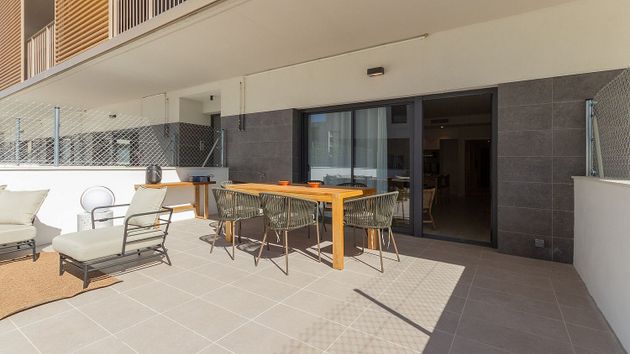 Foto 2 de Venta de piso en Vilablareix de 3 habitaciones con terraza y piscina
