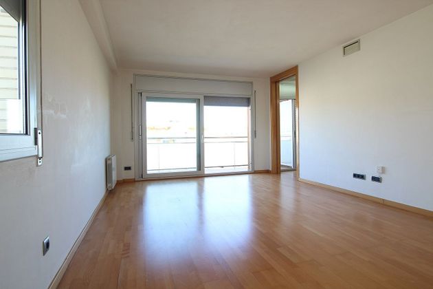 Foto 2 de Venta de piso en Poblenou - L'Olivar Gran de 3 habitaciones con terraza y piscina