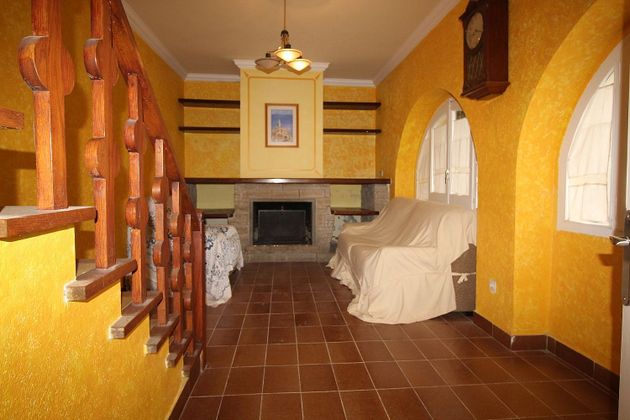 Foto 2 de Casa en venda a Fortià de 5 habitacions amb terrassa i jardí