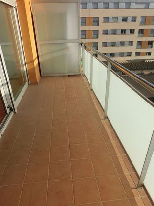 Foto 2 de Venta de piso en Poblenou - L'Olivar Gran de 3 habitaciones con piscina y garaje
