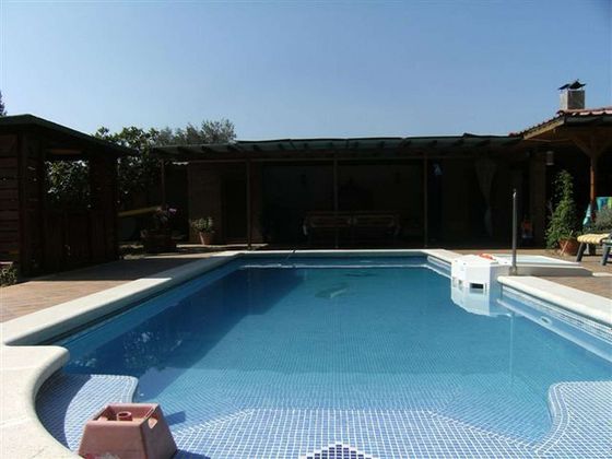 Foto 2 de Chalet en venta en Mollet de Peralada de 6 habitaciones con terraza y piscina