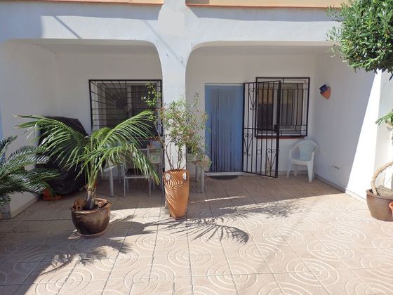Foto 2 de Chalet en venta en calle Murcia de 5 habitaciones con terraza y jardín