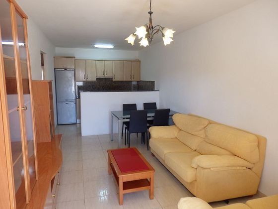 Foto 2 de Piso en venta en calle De Lleó de 2 habitaciones con terraza y piscina