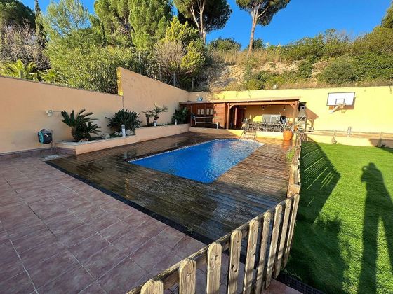 Foto 1 de Xalet en venda a Calella de 4 habitacions amb terrassa i piscina