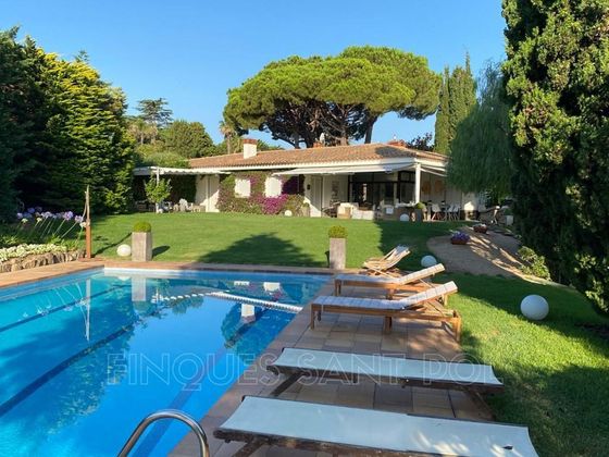 Foto 1 de Chalet en venta en S'Agaró de 8 habitaciones con terraza y piscina