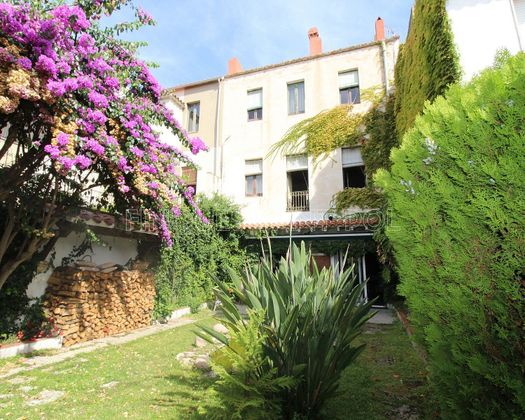Foto 2 de Casa en venda a L'Eixample de 7 habitacions amb terrassa i jardí