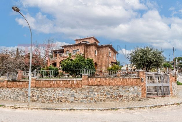 Foto 2 de Xalet en venda a calle Moixernó de 5 habitacions amb terrassa i piscina
