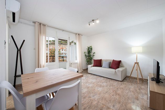 Foto 1 de Piso en alquiler en Baixador de 2 habitaciones con terraza y muebles