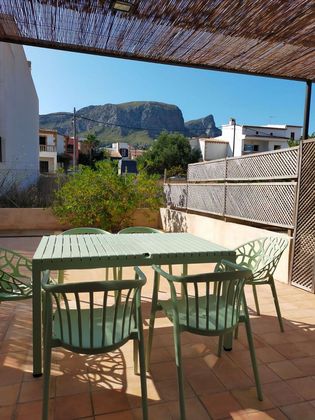 Foto 2 de Alquiler de casa adosada en calle Sant Joan de 4 habitaciones con terraza y jardín