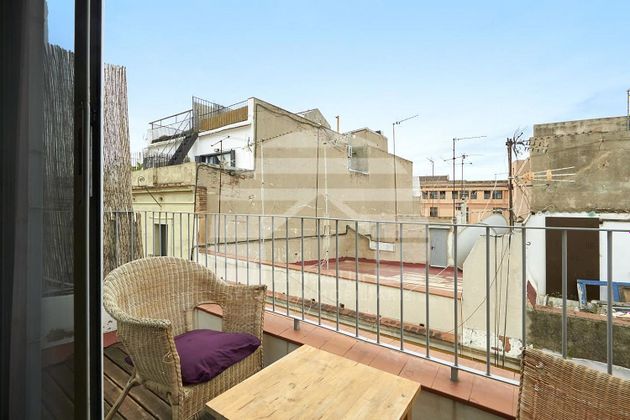 Foto 2 de Àtic en venda a El Raval de 2 habitacions amb terrassa i balcó