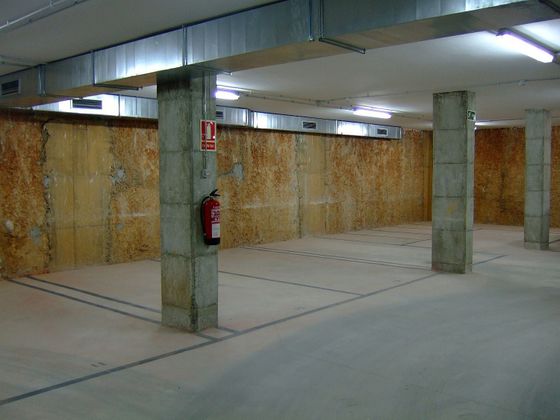 Foto 1 de Garatge en lloguer a calle De Còrsega de 16 m²