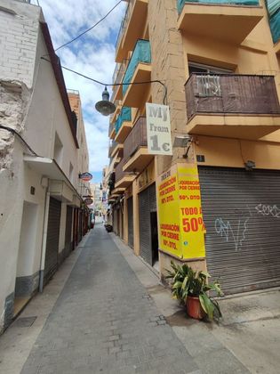Foto 2 de Local en venta en calle Senia del Barral de 130 m²