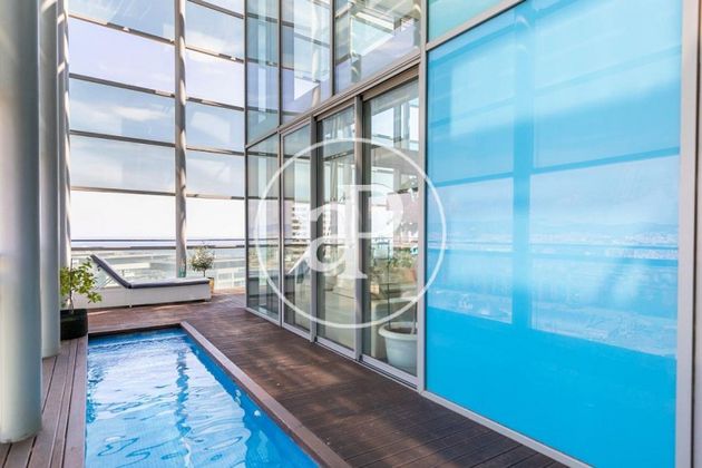 Foto 1 de Ático en venta en Diagonal Mar i el Front Marítim del Poblenou de 3 habitaciones con terraza y piscina