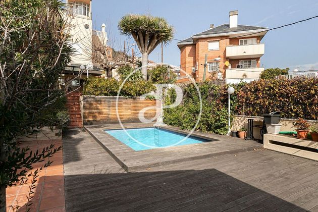 Foto 2 de Casa en venta en Vallcarca i els Penitents de 5 habitaciones con terraza y piscina