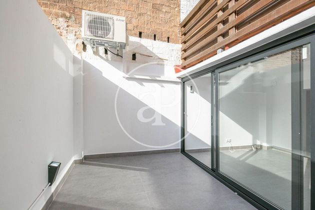 Foto 2 de Pis en lloguer a Vila de Gràcia de 1 habitació amb terrassa i aire acondicionat