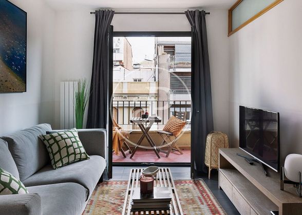 Foto 2 de Piso en alquiler en Sant Gervasi - Galvany de 2 habitaciones con muebles y balcón