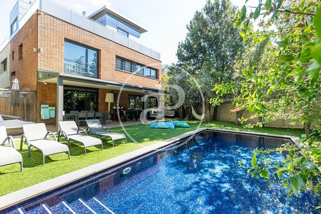 Foto 1 de Venta de casa en Sarrià de 5 habitaciones con terraza y piscina
