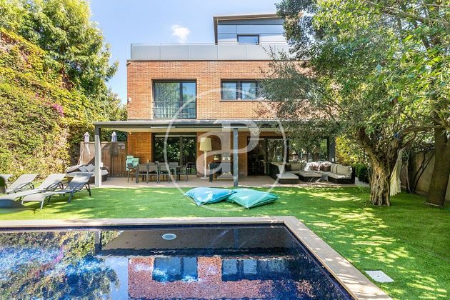 Foto 2 de Casa en venda a Sarrià de 5 habitacions amb terrassa i piscina