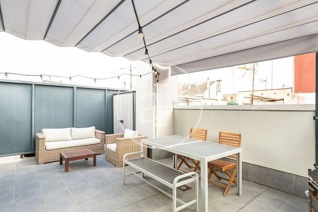 Foto 2 de Piso en venta en Sants-Badal de 2 habitaciones con terraza y piscina