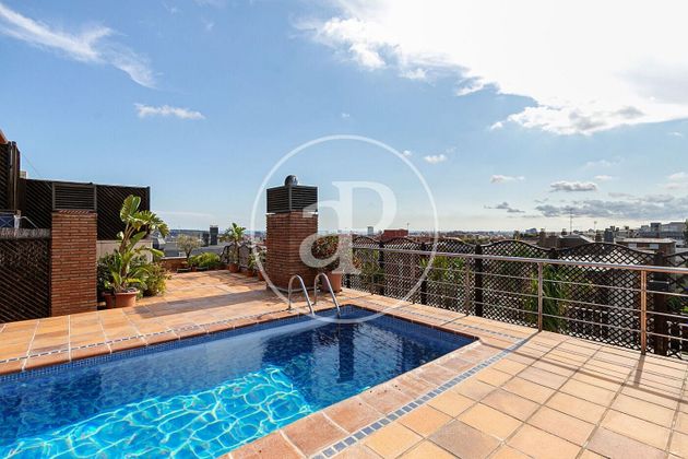 Foto 1 de Pis en venda a Les Tres Torres de 5 habitacions amb terrassa i piscina
